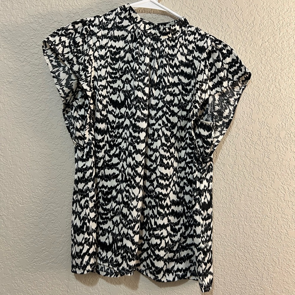 Nine West Black and White Abstract Blouse